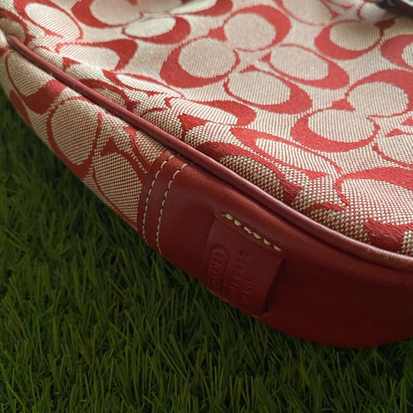 Red Coach shoulder bag - Picture 2 of 16